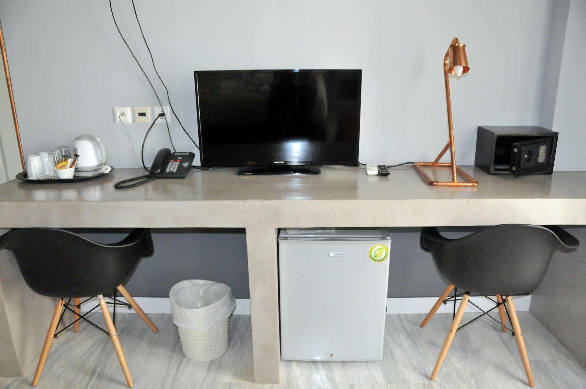 Lotus Center Apartments Атина Екстериор снимка